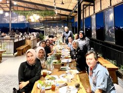Dosen Fakultas Hukum UTB Lampung Buka Puasa Bersama di Alam Kuring