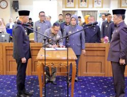 Gubernur Mirza Lantik Muhammad Firsada Sebagai Pj. Sekdaprov, Minta Bekerja Profesional, Transparan dan Berintegritas