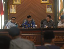 Gubernur Lampung Rahmat Mirzani Djausal,Temui masa aksi petani singkong