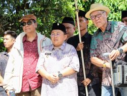 Wabup Pesibar Hadiri Anjau Silau Keluarga Kartadilaga dan Peresmian Masjid Jami’ At-Tanwir