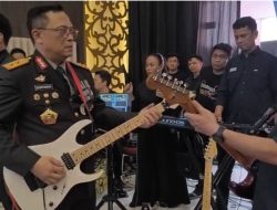 Lengking Gitar Kapolda Iringi Semangat Bhayangkara: ‘Kami untuk Masyarakat