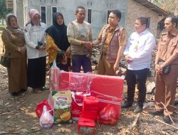 Pemkab Lampura Salurkan Bantuan untuk Korban Rumah Terbakar dan Bayi Penderita Kelainan Medis