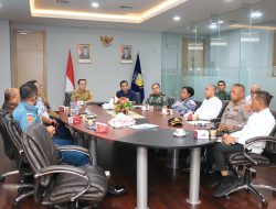 Hadiri Rakor Kesiapan PSU, Pj Gubernur Papua Pastikan PSU Berjalan Aman dan Lancar