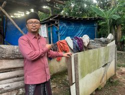 Tinggal di Bekas Kandang Ayam, Lansia di  Pringsewu Disambangi Anggota DPRD Lampung