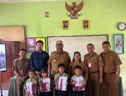 Tol Bakter Bersama Pemda Bagikan Paket Seragam dan Sembako di Lampung Tengah