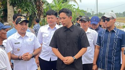 Tol Bakter Dampingi Bupati Lampung Selatan Salurkan Bantuan Bagi Warga Terdampak Puting Beliung di Candipuro