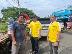 Cuaca Ekstrem Porak-porandakan Pasar Kotabumi, Anggota DPR RI Aprozi Alam Salurkan Bantuan