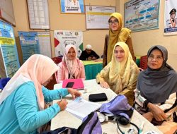 Tim Cek Kesehatan Gratis Puskesmas Rajabasa Indah Layani Warga dalam Rangkaian HUT ke-344 Kota Bandar Lampung
