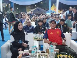 Nobar Final Piala Dunia di Tugu Adipura Bertabur Hadiah, Eva Dwiana Ajak Warga Jaga Kebersamaan