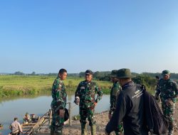 Pangdam XXI/Radin Inten Kerahkan Prajurit Yonif TP 943/DPC untuk Bantu Pemadaman Karhutla di Way Kambas