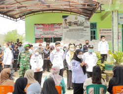 Tim P3K Puskesmas Rajabasa Indah Dampingi Pembagian Beras Bantuan Pemerintah Kota Bandar Lampung 