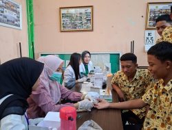 Puskesmas Rajabasa Indah Laksanakan Skrining Kesehatan Anak Sekolah melalui Program Cek Kesehatan Gratis di SMK Negeri 2 Bandar Lampung